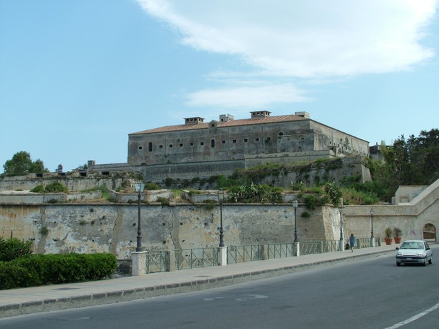 Sigilli al castello di Augusta, Crocetta indagato