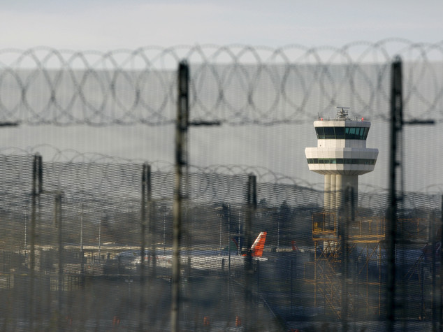 droni Gatwick arresti