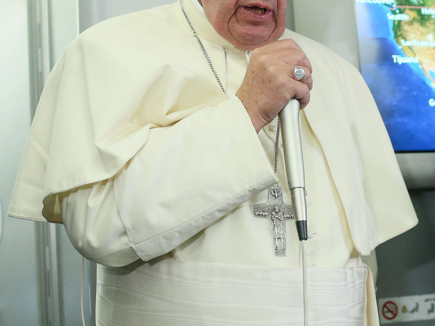 Aborto: Papa, e' crimine; anticoncezionali male minore