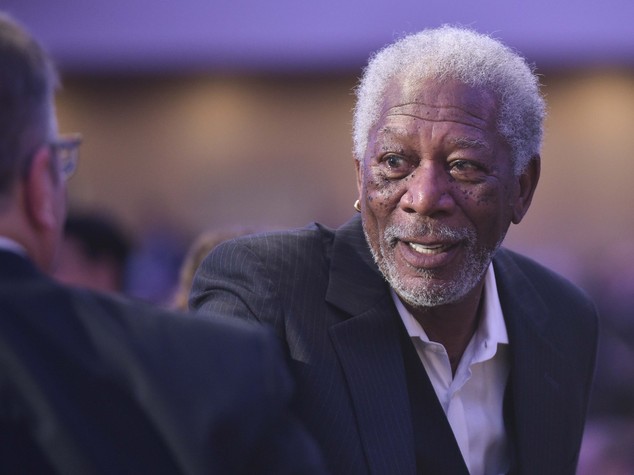 Freeman con Clinton, la 'voce di Dio' in uno spot