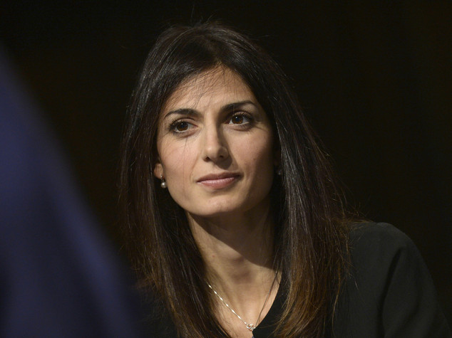 Raggi chiude il 3 senza Grillo; video Fedez e forse Mannoia