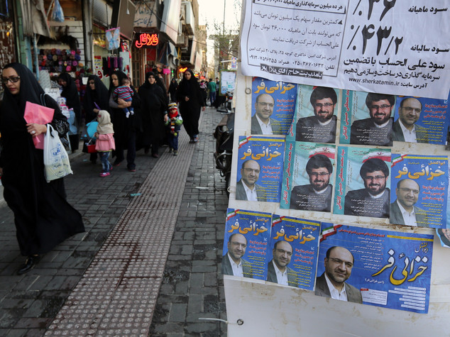 Alla vigilia del voto in Iran si ritirano quasi 1.400 candidati