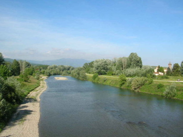 Orrore a Lucca: corpo senza testa e mani nel fiume Serchio