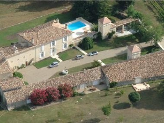 Patron AliBaba si regala 'bordeaux', vigneti e castello