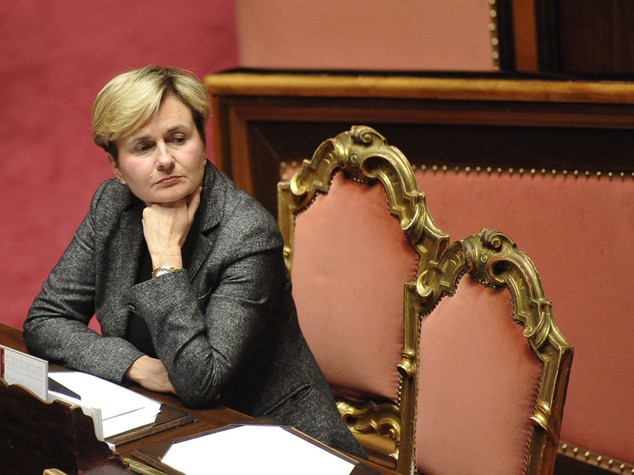 Fisco: Guidi firma decreto per incentivi 2016 a start up
