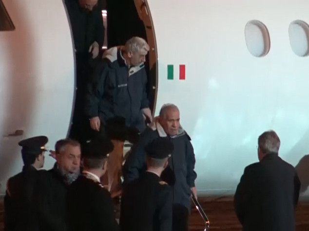 Liberi grazie a un chiodo, il racconto di Filippo Calcagno