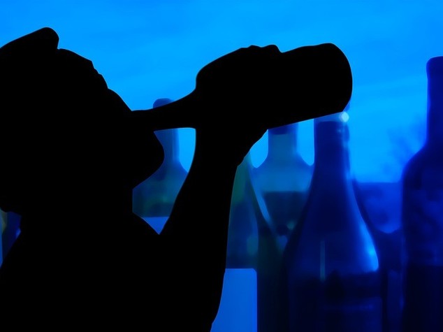 Alcol: aumentano i decessi in Europa, ma si riduce consumo