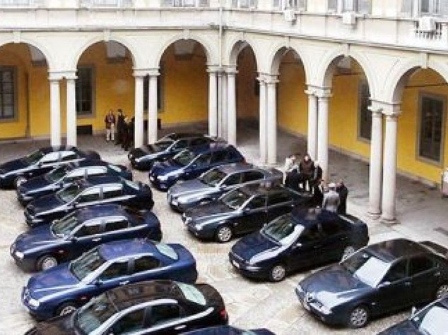 Auto blu ridotte a un terzo nel 2015