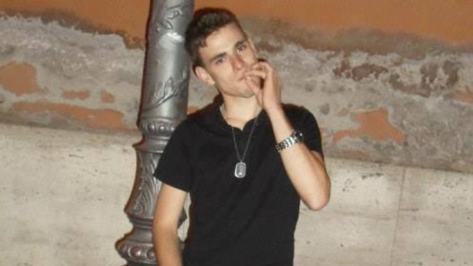 Massacrato a Roma, sgozzato per non farlo urlare