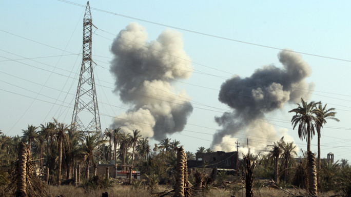 Otto kamikaze Isis contro impianto gas Baghdad, 14 morti