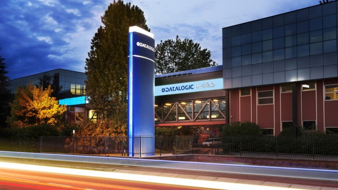 Datalogic, parla italiano un codice a barre su tre