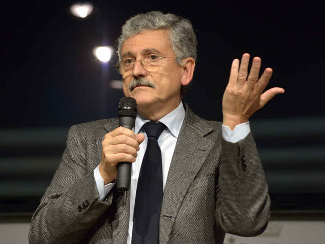 D'Alema attacca, "gruppo dirigente Pd arrogante"