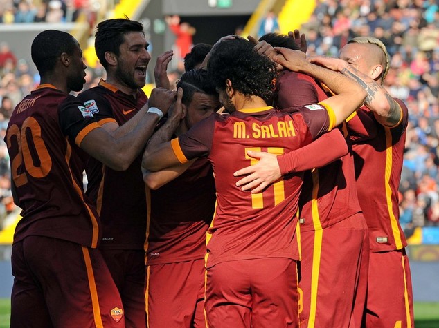 La Roma forza 8 espugna Udine, Fiorentina pari col Verona