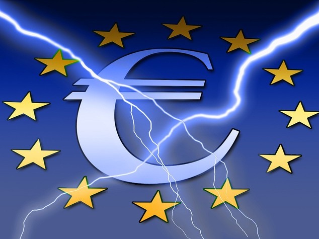 Euro: chiude in calo ma resta sopra 1,11 dollari