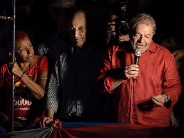 Popolo di Lula in piazza, "Dilma non si tocca"