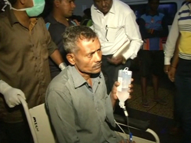 India: 74 morti per liquore adulterato in baraccopoli di Mumbai - VIDEO