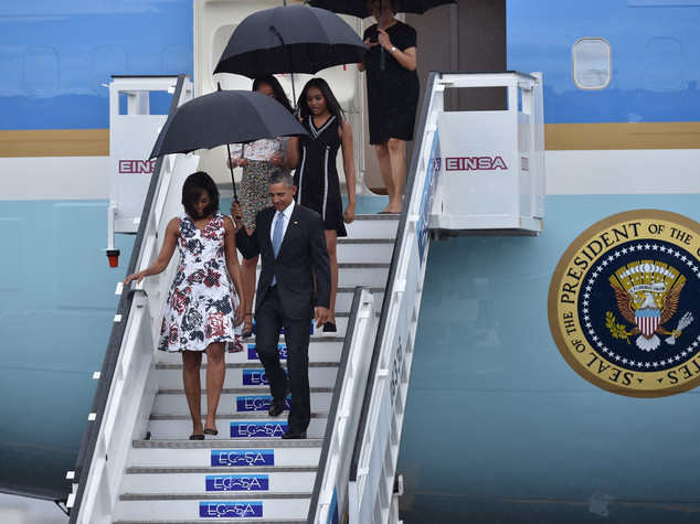 Granma 'saluta' Obama