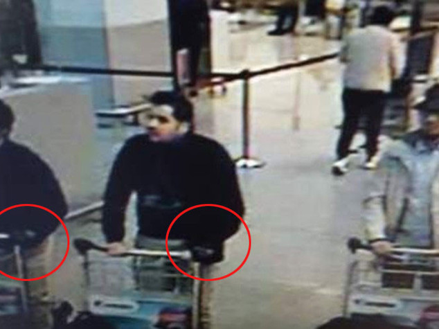 Ecco i kamikaze dell'aeroporto, caccia al terzo uomo