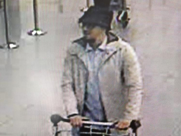 Strage Bruxelles, Abrini confessa è "l'uomo con cappello"