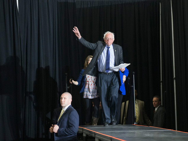 Sanders trionfa in Alaska, Washington e Hawaii, "varco verso vittoria"
