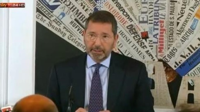 Marino attacca Renzi, "io contro lobby, lui ci va a cena"