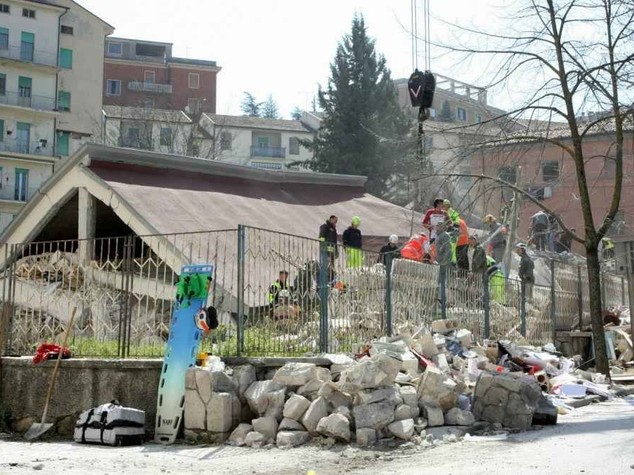 All'Aquila dopo 7 anni riaperta una scuola su due