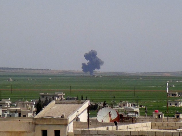 Siria: aereo abbattuto, qaedisti annunciano cattura del pilota