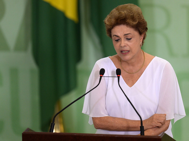 Rousseff non perderà salario, scorta e viaggi in aereo