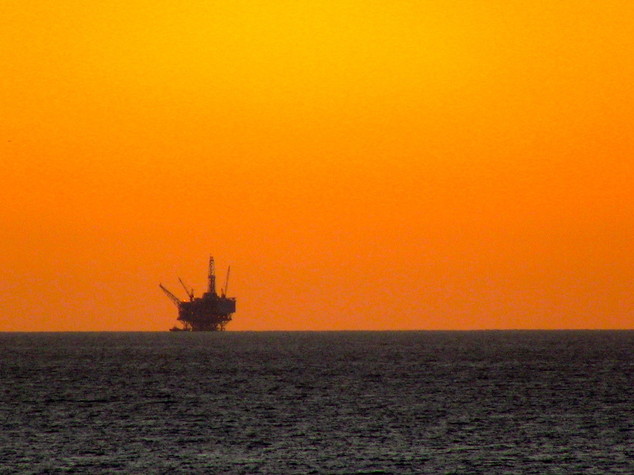Petrolio: accordo Iran-Russia, 5 piattaforme in Golfo Persico