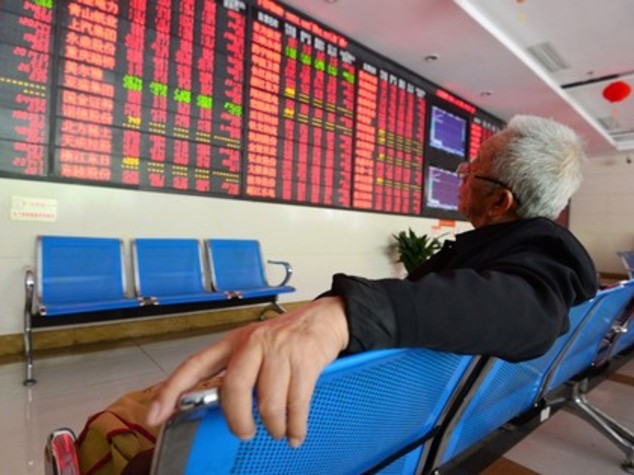 Euro apre in calo sotto 1,13 dollari, giu' yen