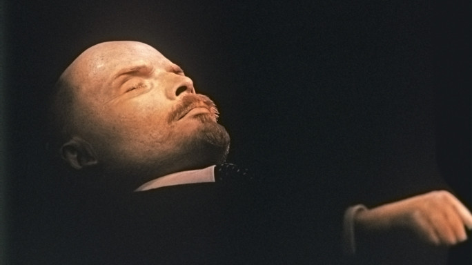 Oltre 170mila euro per rifare il trucco a Lenin, rabbia sul web