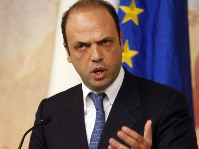 Migranti: Alfano a Galantino, non possiamo accoglierli tutti