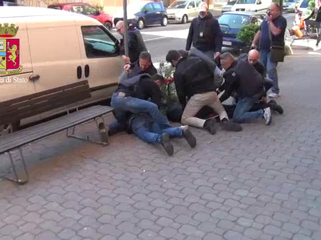 Rapina in un ufficio postale di Asti, tre arresti - VIDEO
