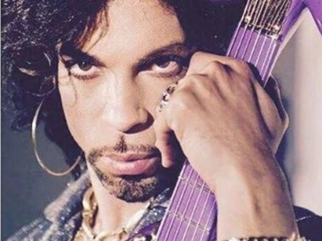 Il 'regno viola' di Prince raccontato in una biografia