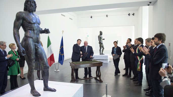 Renzi inaugura il museo dei Bronzi, "serve Italia che dice sì" - Video