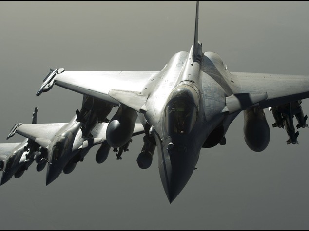 Siria: Mosca, "raid dureranno 3-4 mesi"; bombe su postazioni Isis vicino Palmira