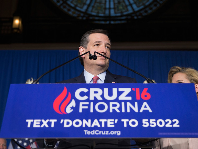 La corsa di Cruz finisce a Indianapolis con.. gomitata