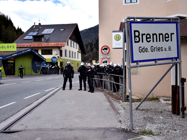 Vienna verso stop a migranti, Unhcr "così abolisce diritto asilo"