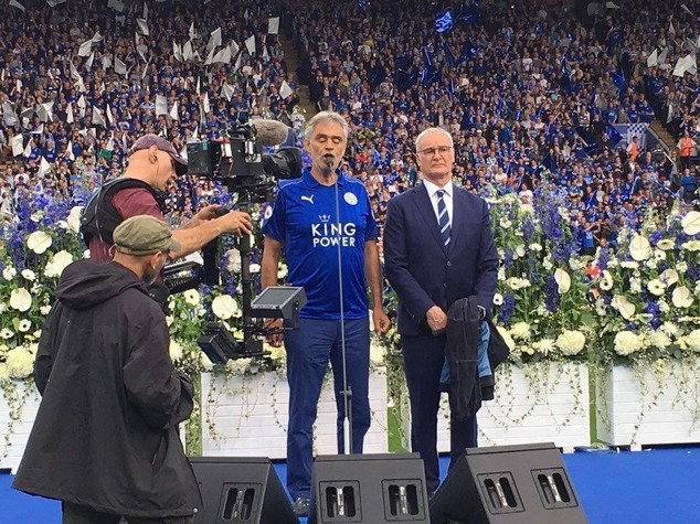 Promessa mantenuta, Bocelli canta per Ranieri e Leicester