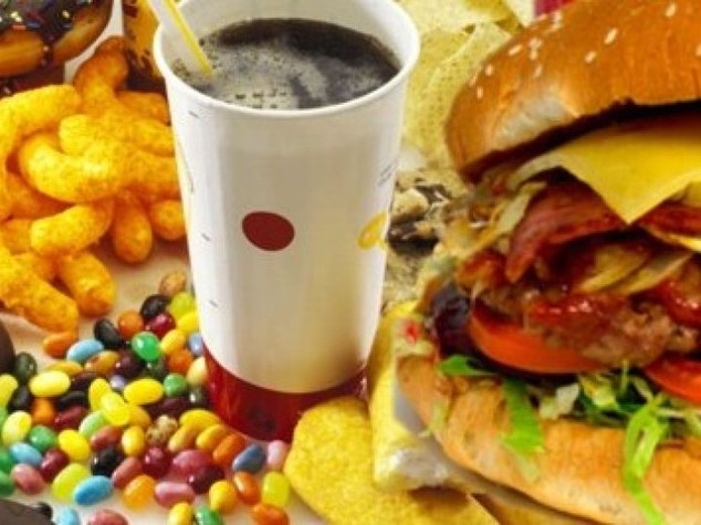 Cibo spazzatura crea stessi danni diabete per reni