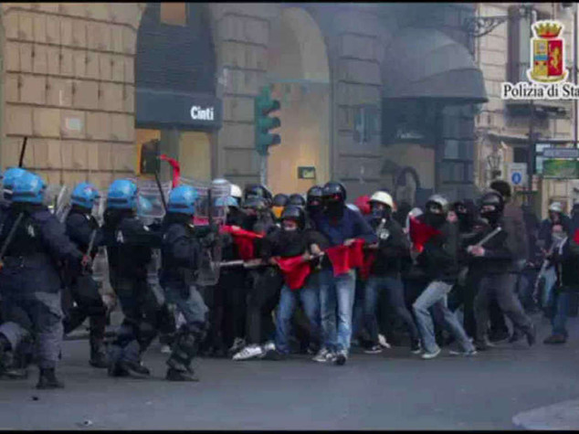 Centri sociali: disordini e feriti a Palermo, 17 misure cautelari - Video