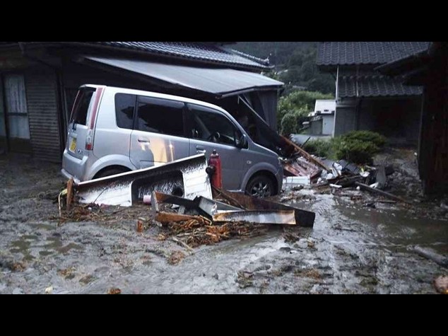 Giappone: la furia del tifone Neoguri - Il video del disastro