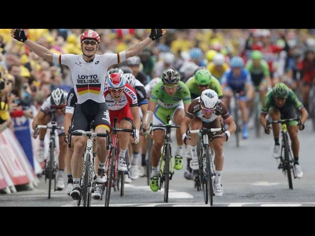 Tour 2014: sprint vincente del tedesco Greipel a Reims