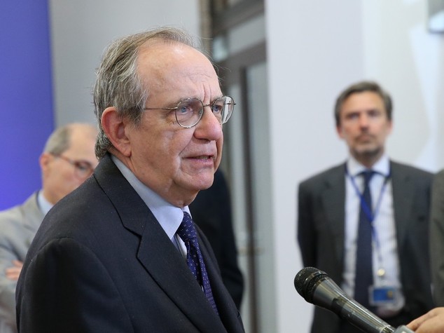 Padoan, crescita e riforme per ridurre debito