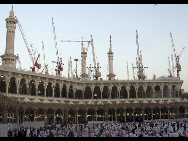 Sciagura alla Mecca: gru si abbatte sulla Grande Moschea, 107 morti e 238 feriti