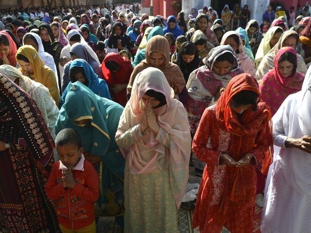 Orrore in Pakistan, bruciata viva perchè rifiuta matrimonio