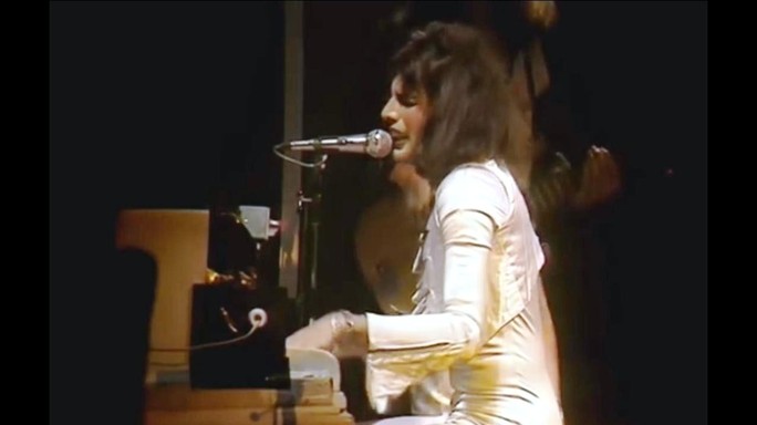 Queen - A night in Bohemia, dopo 40 al cinema concerto del '75