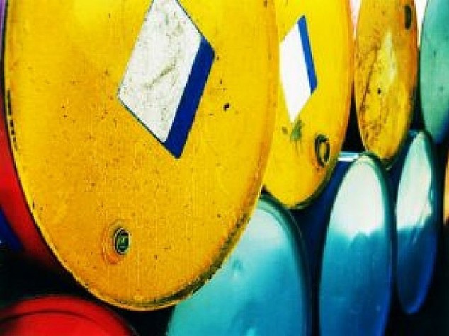Petrolio: prezzo ancora in calo, Wti sotto 48 dollari