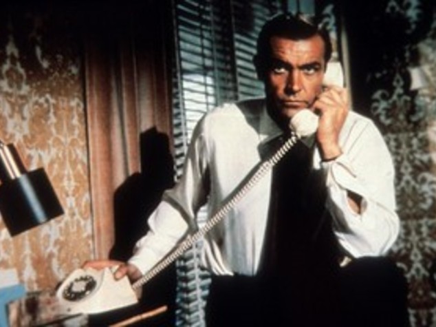 Gli 007 di Sua Maesta' sbarcano su Twitter e seguono...James Bond