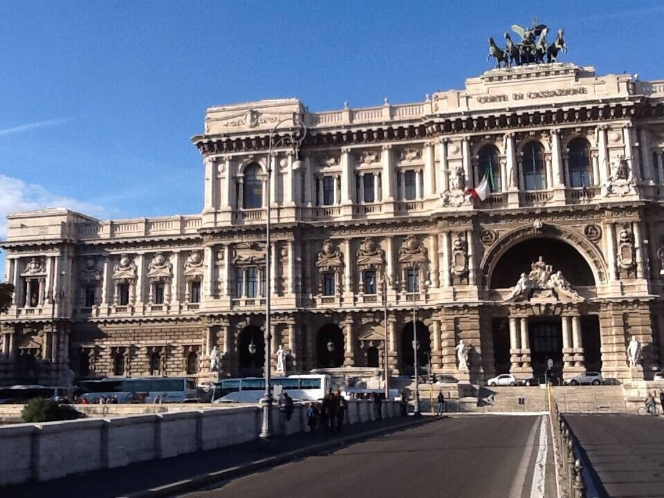 Il no della Cassazione al detenuto attore, "non può recitare fuori dal carcere"